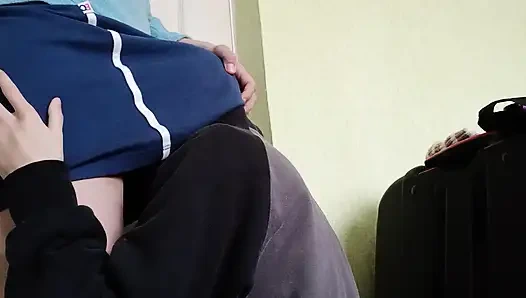 Два соседа скрывают, что они лесбиянки