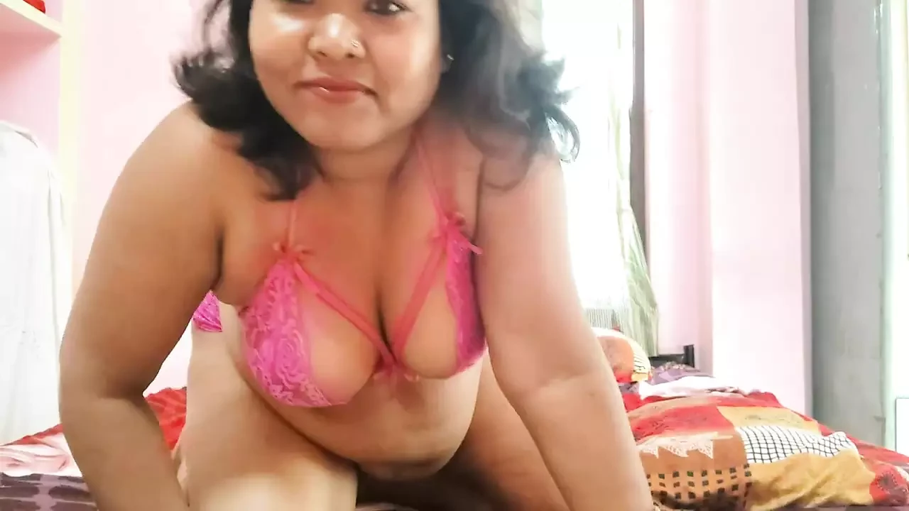 Indian Housewife Sexy Show 18