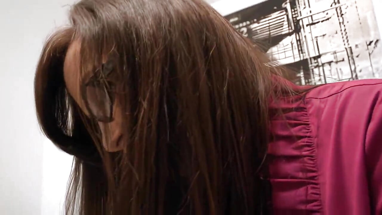 비서로서 사무실에서 존나게 따먹히는 발정난 밀프