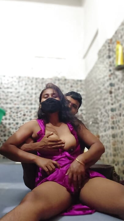 Indian desi girl morning nahane video