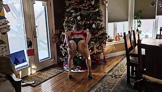 Watch REAL Mommy Spread her Juicy Tight Desi Latinia ASSHOLE