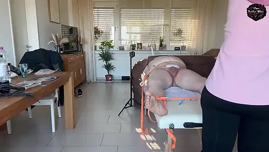Domlady mia slaveofm hell of pain cbt'i kırbaçlıyor ve elektrik ve edepsiz diş teli ile cezalandırılıyor - bölüm 5