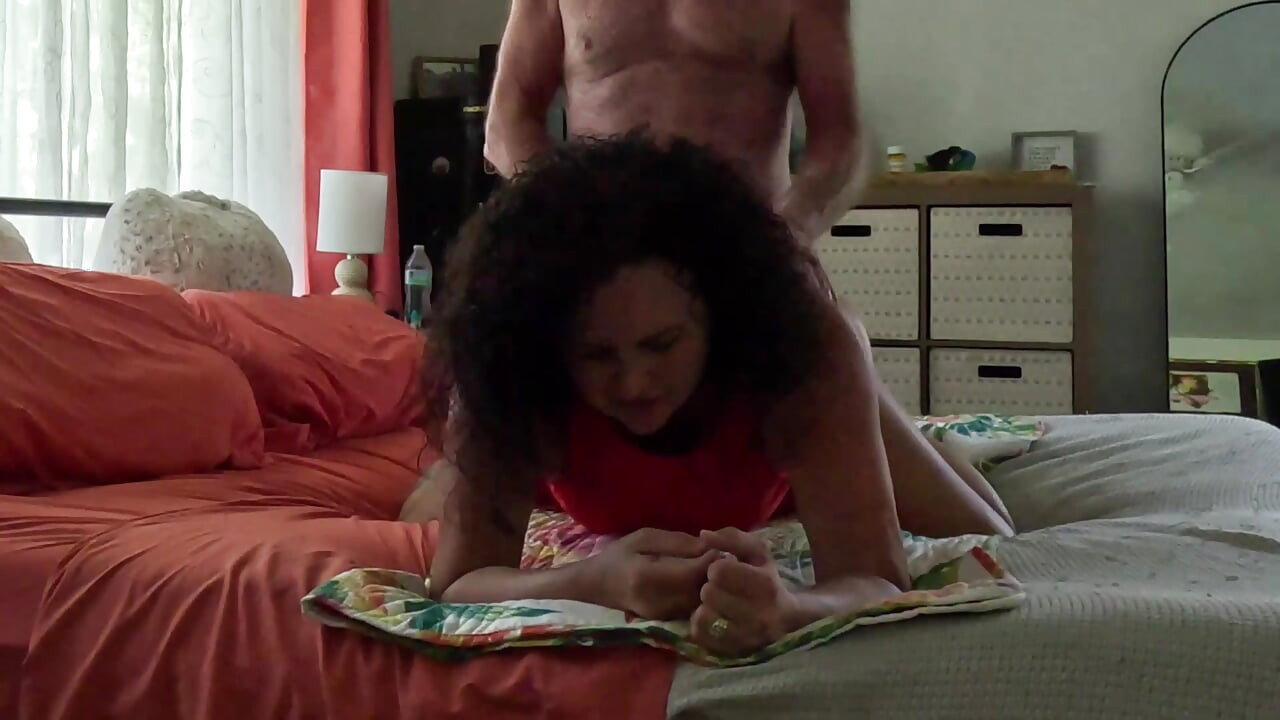 Gilf μοντέλα για επισκευαστή που παίρνει χύσια έξω