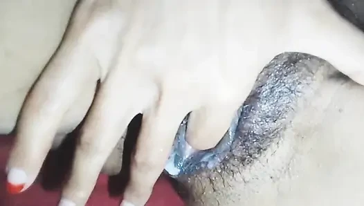 Video mesumku.  Video viral gadis hot desa Bangladesh lagi sendirian di desanya.