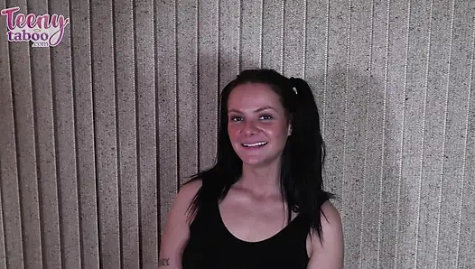 Amigo kız Daisy koçtan anal seks yapıyor