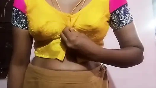 Tamilisches mädchen lavanya-strip, zeigt möpse