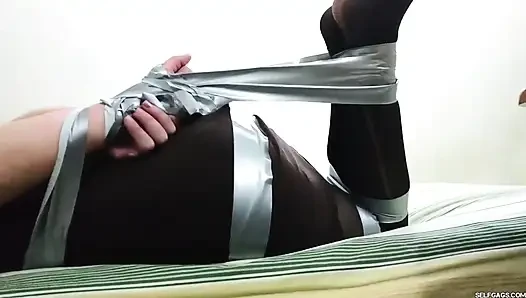 Mengasuh gadis tetangga menjelajahi fetish perbudakan nakal!