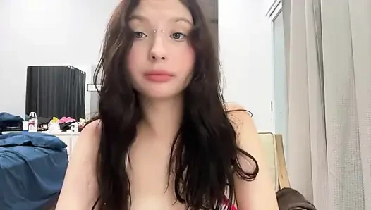 ICH ZEIGE MEINE MÖPSE IM STROM