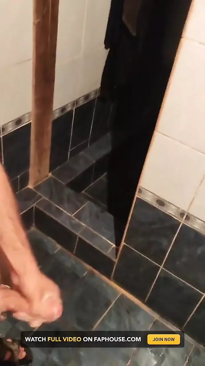 Kåt turk runkar knappt