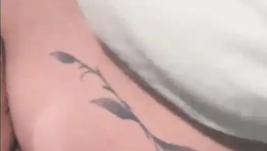 Blowjob saudara tiri, berakhir dengan sesuatu yang lain..