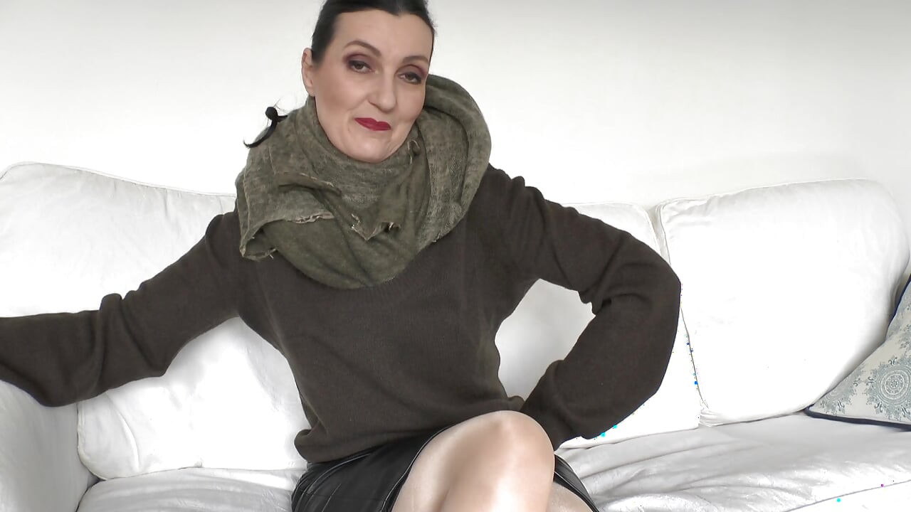 婚礼前 12 天：禁忌邂逅 - 在你的手中, 舔干净, 维多利亚·瓦伦特夫人