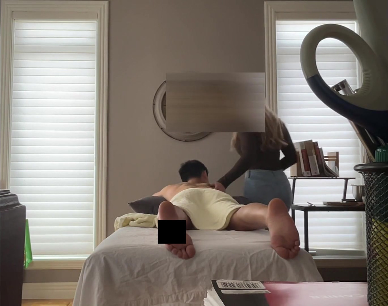 正统的frenchxrussian实习生rmt被巨大的亚洲鸡巴勾引 第一次约会