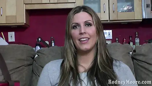 Büyük memeli nostaljik Kya Dakota