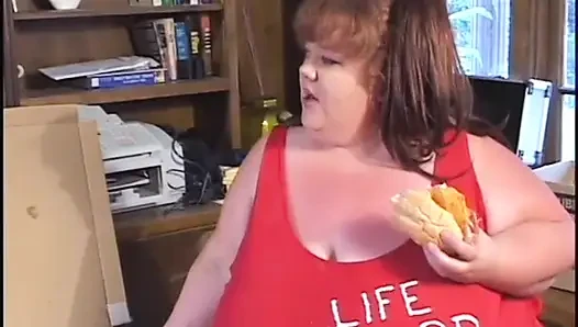 Blonde bBW verführt kerle, sie im bett zu knallen