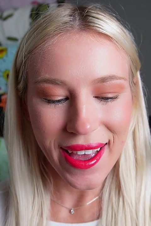 Roter lippenstift küsse