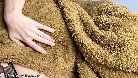 Я пробовала более глубокий анальный трах, но это настолько туг, он быстро кончает в очко