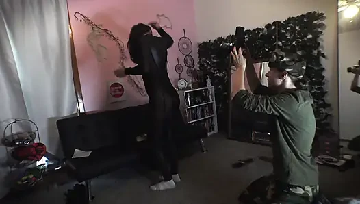 Agent Ari wird immer wieder besiegt - bts