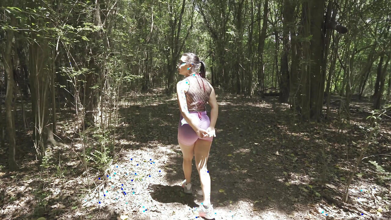 Ho scopato segretamente la ragazza del mio amico sulle montagne