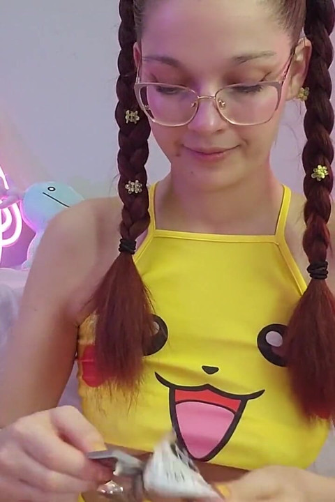 E-girl tetas y pokmon tira