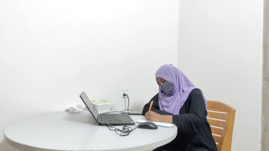 Manajer bank panas hijabi disetubuhi oleh petani desa desi chudai xxx