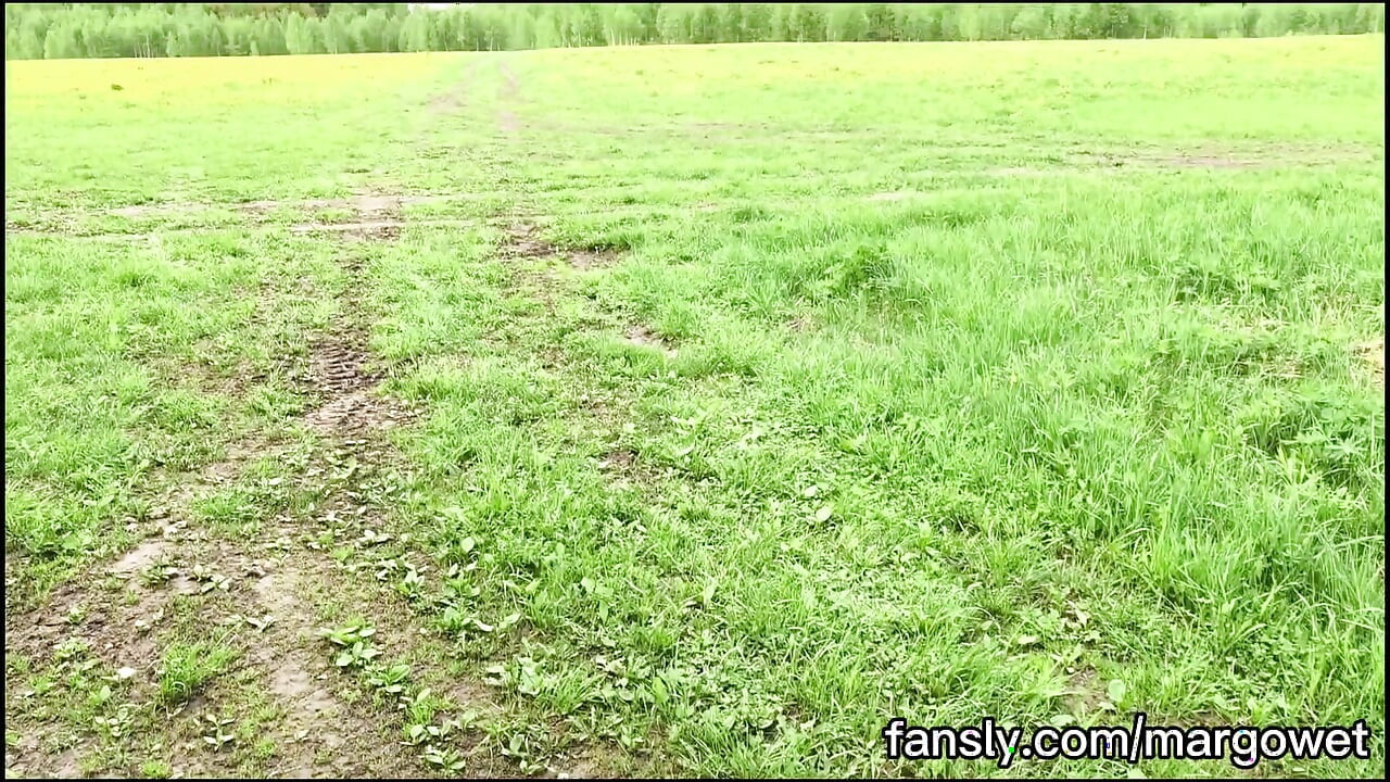 Risky Handjob in Open Field - Almost Caught! POV Outdoor Cumshot