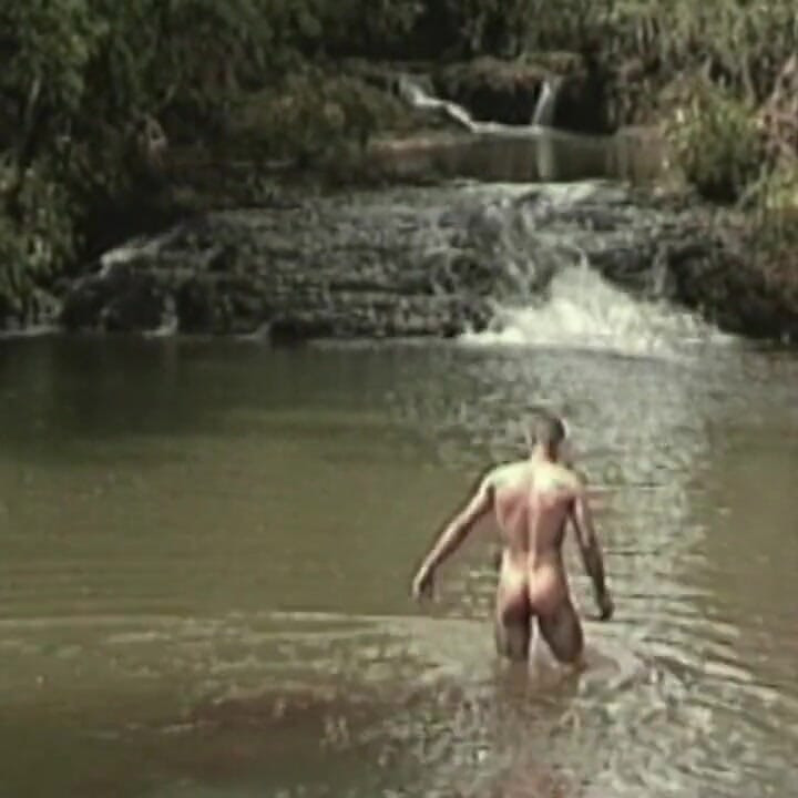 Twink sarışın transeksüel tarafından açık havada sikiliyor