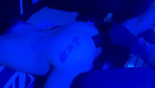 Schmutziges dunkles fisting