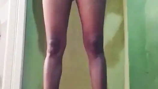 Bahut din baad aaj anguli se chut ka pani nikal rahi hun