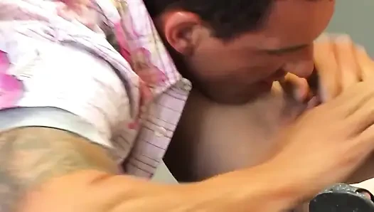 Pelacur pecinta sperma - bagian 2