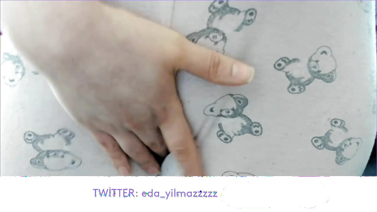 CAMELTOE- MASTURBATE WITH PAJAMA- RUBBING PUSSY WITH PAJAMA