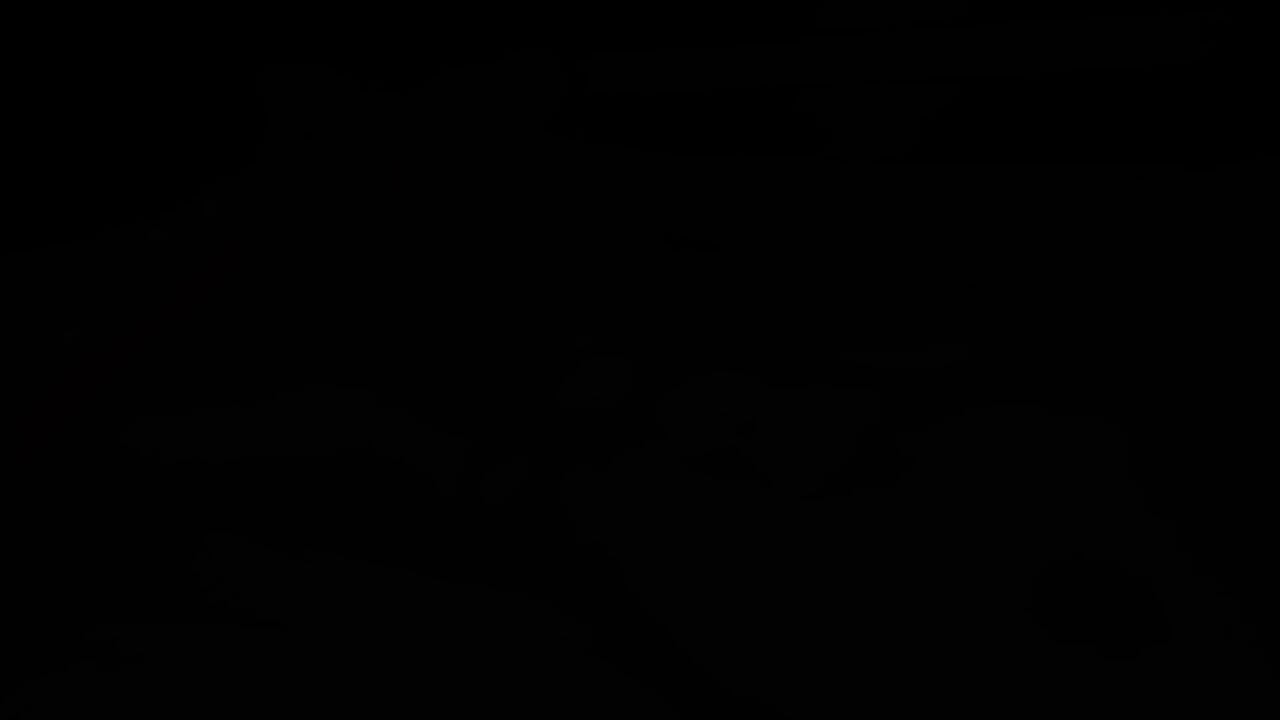 射在我的肚子上