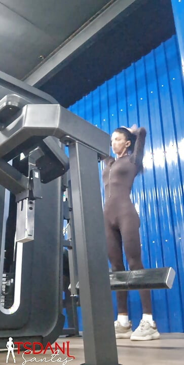 Aku lagi asik di gym