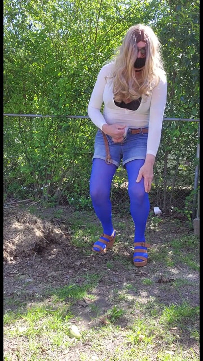 Cd outdoors pantyhose playing with myself masturbating and cum. | Clip 3