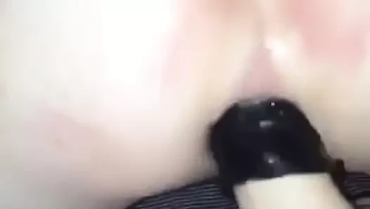 Genç ateşli göte sert yumruk sokma