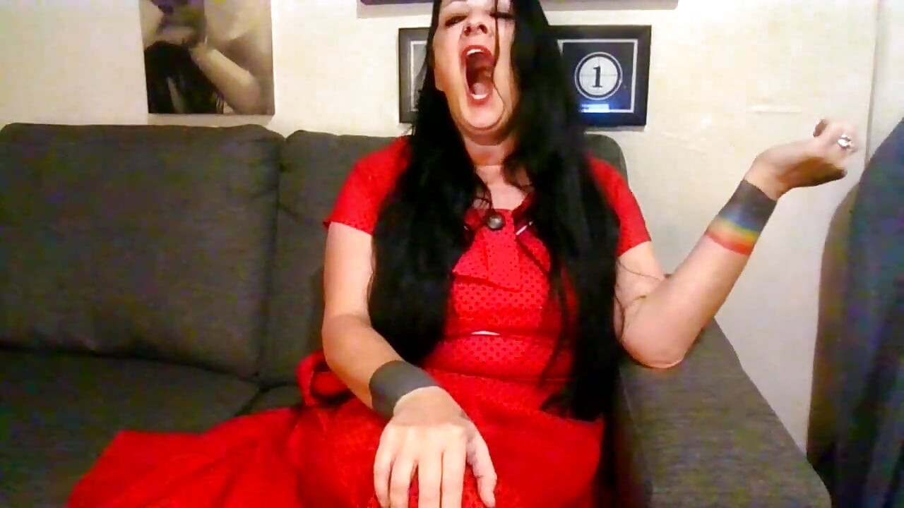 Sexy MILF Yawning
