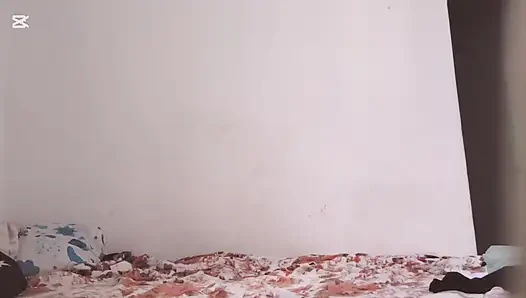 Çarpıcı kız arkadaş gırtlağına kadar sikişiyor ve götünü parçalıyor