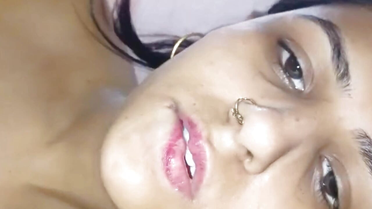 Latika chupando e pulando pau preto grande