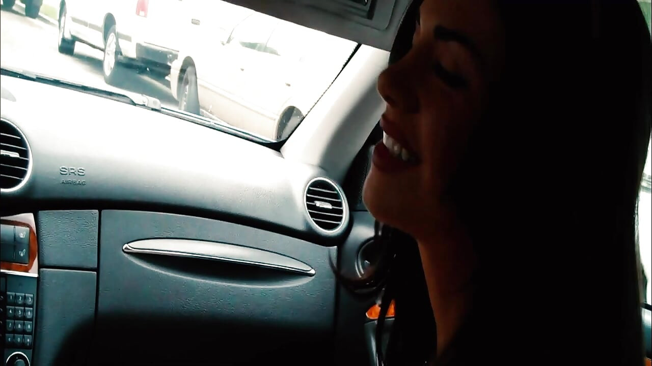 Andy San Dimas branle sa beauté avec son exploit dans un film de baise amateur