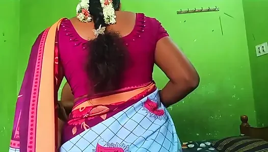 Ammu melepas romansa saree dengan teman laki-laki
