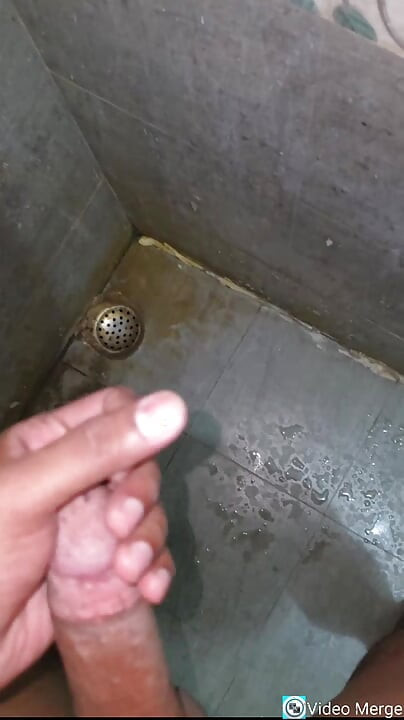 It was a lot of fun to punch with black cock and a lot of cum came out