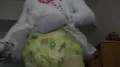 Watch sissybaby in yellow plasticpants wetting nappy Porn Tu