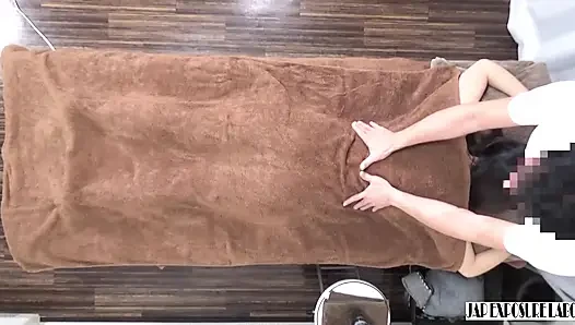 Si cantik dan elegan ini masuk ke toko ibu-ibu bahenol ini melakukan yang terbaik setiap hari - 1