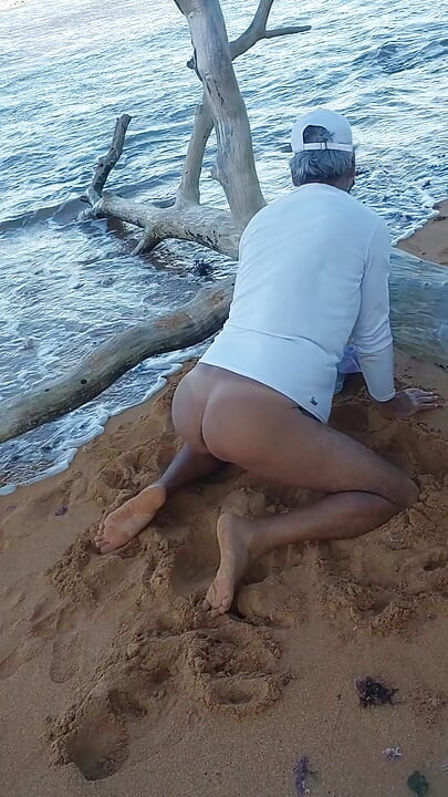 Ladysilva na praia minha bunda bronzeada que um pau grande para fazê-la arrombar