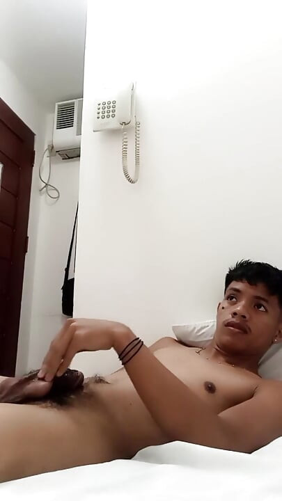 Papis Heißer Twink Wichst, Während Sie Um Sperma Bettelt