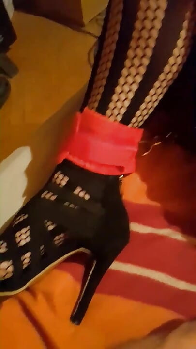 Η γυναίκα γαμιέται με άγνωστο