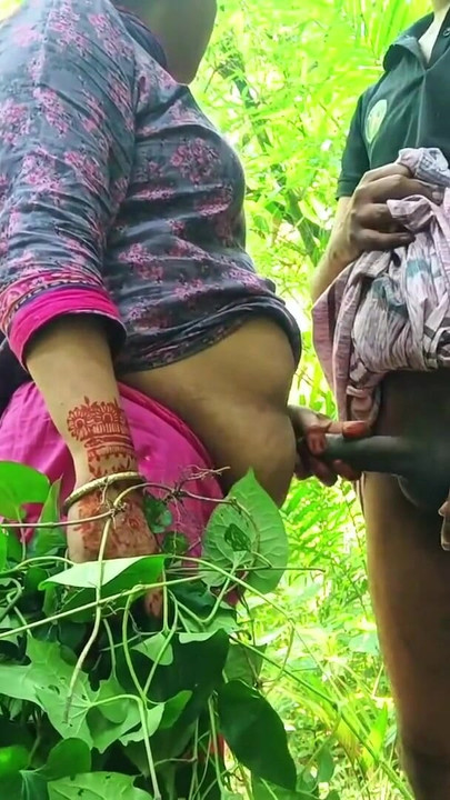 Must-share moment from "Jungle sex with uncle&#039;s new wife,and clear audio."