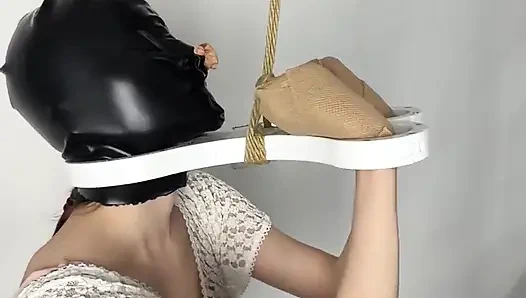 Daging yang dihancurkan dalam ruangan memperkuat kontrol nafas + fanning wajah (bagian 2)