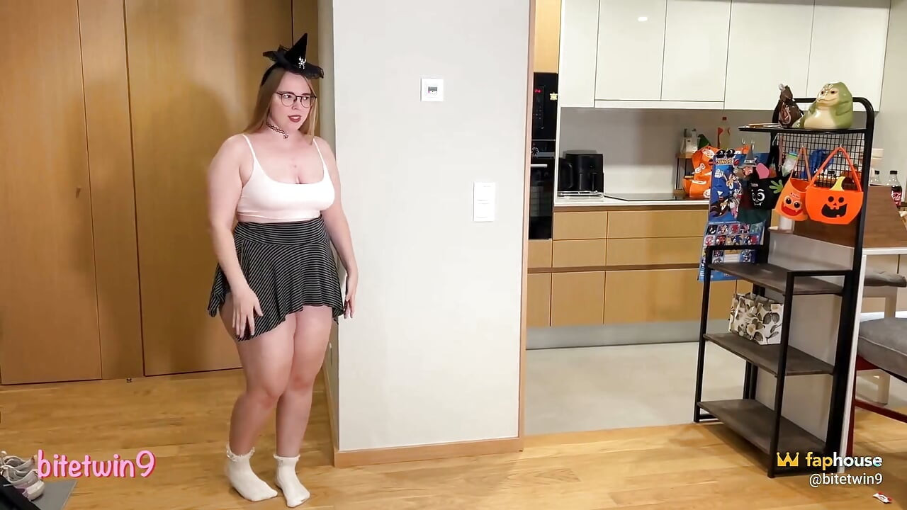 Big Ass Bimbo Got Stuck in Halloween Sweet Trap