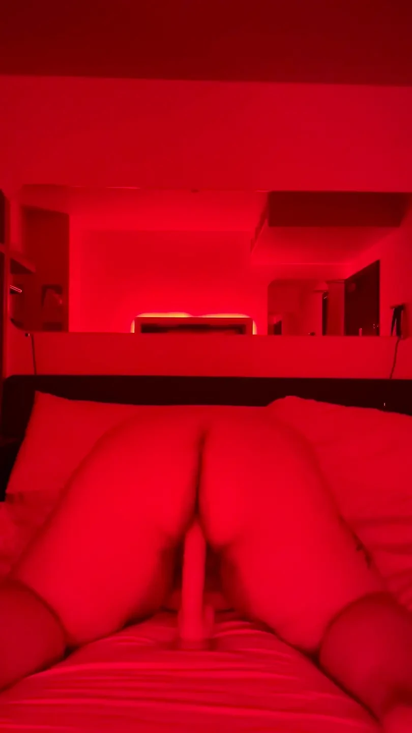 BBW MILF Rides Dildo