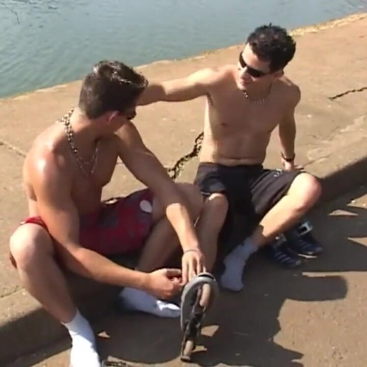 漂亮的同性恋者互相舔舐..